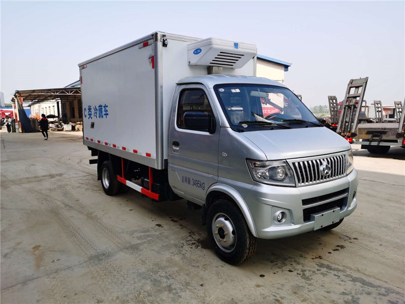 國(guó)六 長(zhǎng)安神琪3.3米冷藏車