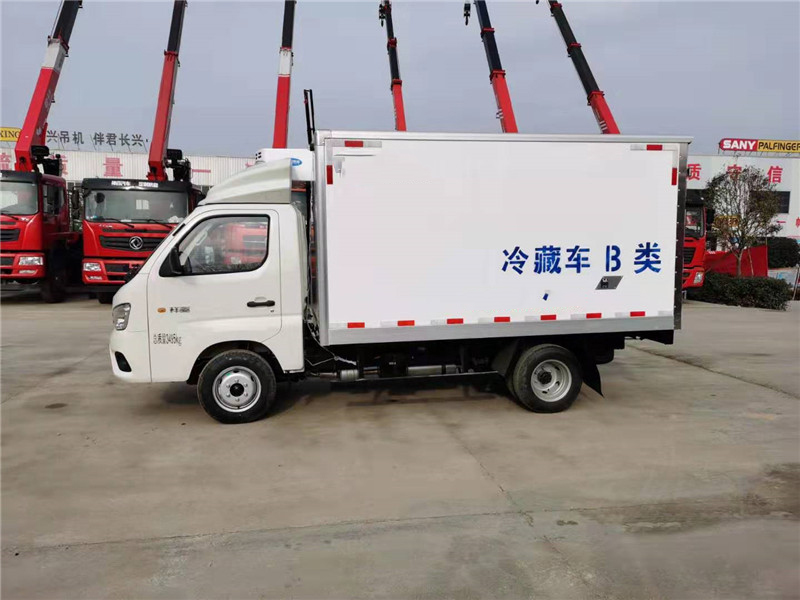 國(guó)六 福田3.1米藥品運(yùn)輸冷藏車