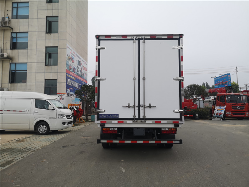 國六 陜汽德龍4.2米肉鉤冷藏車